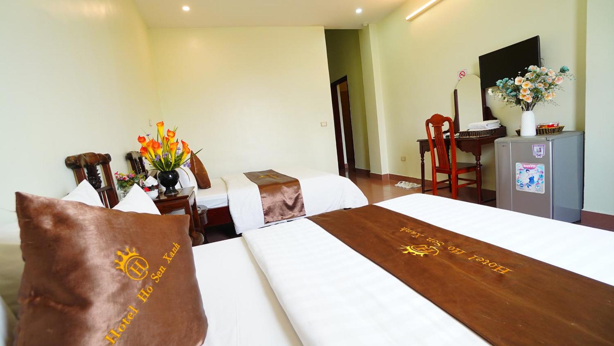 Ho Sen Xanh Hotel Ханой Екстер'єр фото