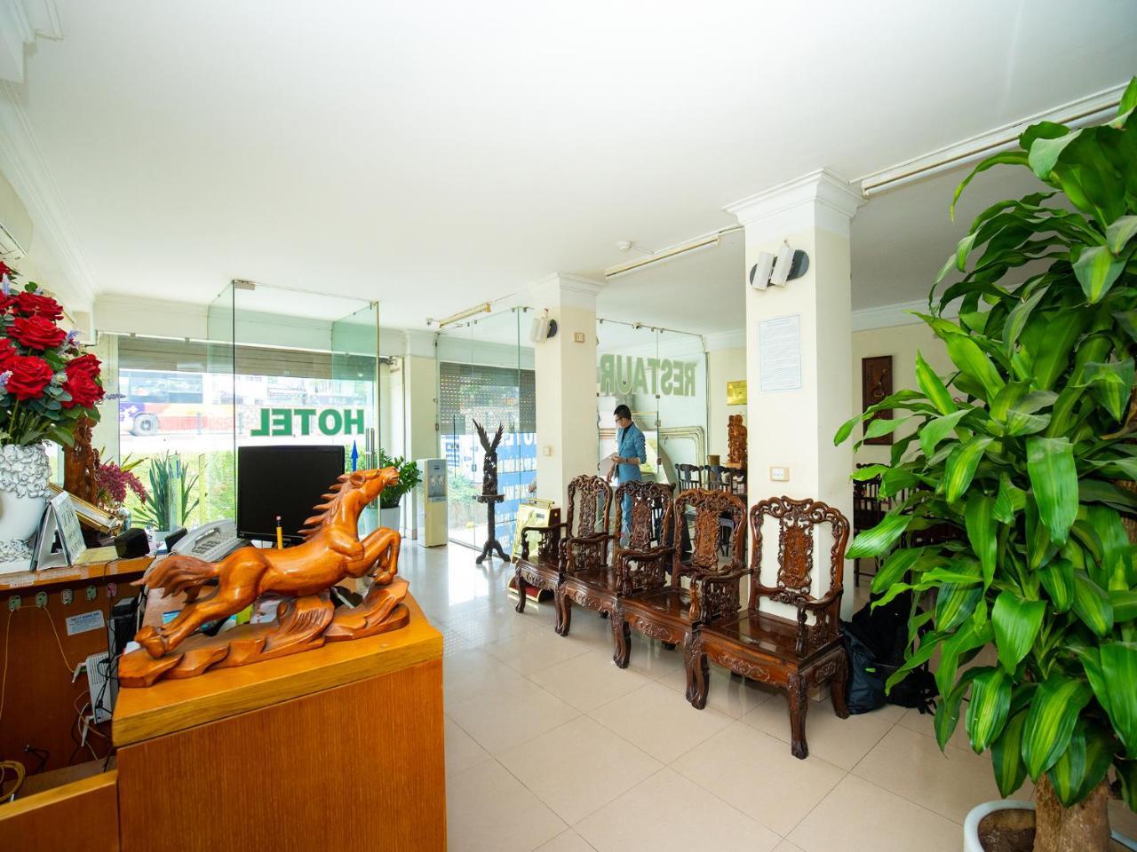 Ho Sen Xanh Hotel Ханой Екстер'єр фото